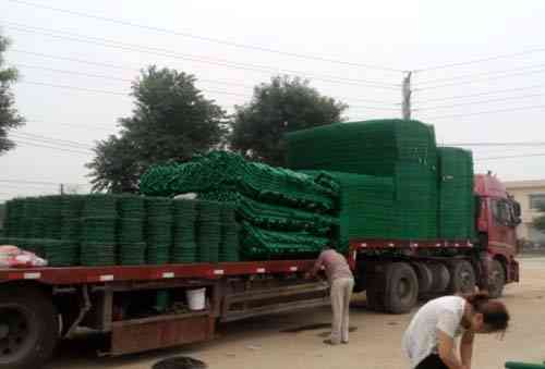 現貨雙邊絲護欄網 現貨雙邊絲護欄網